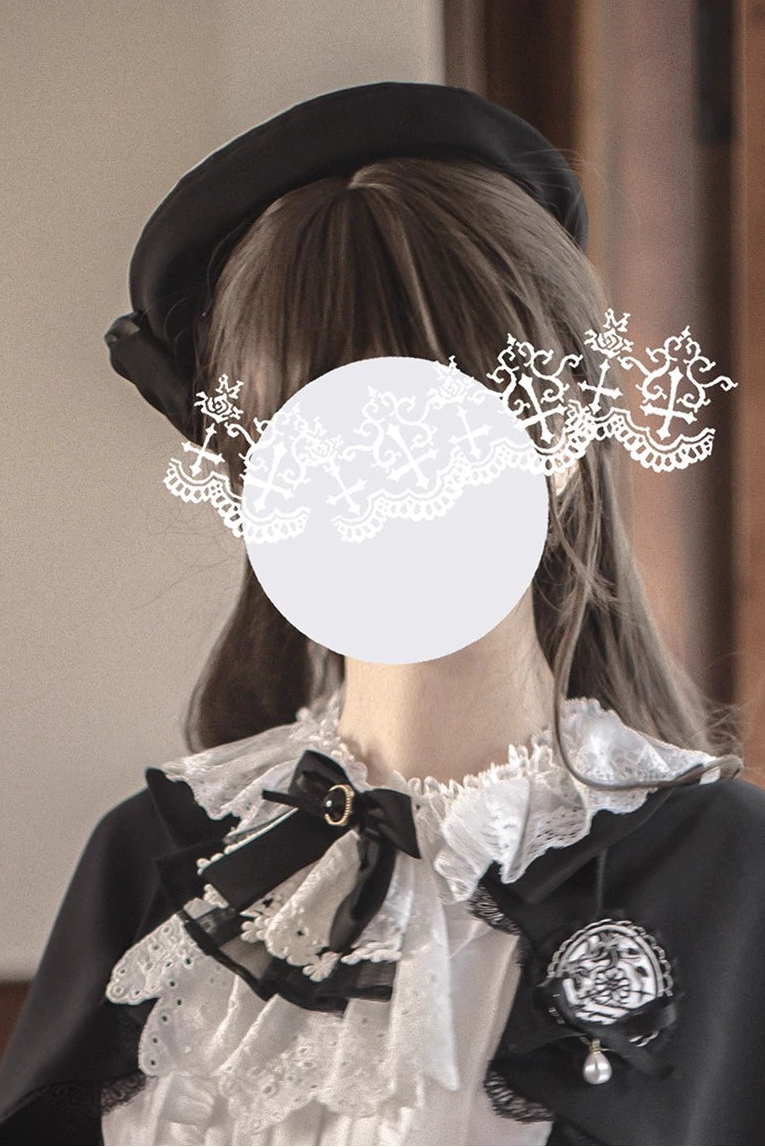 エレガントクラドレス+ケープ+ベレー帽+バッジ