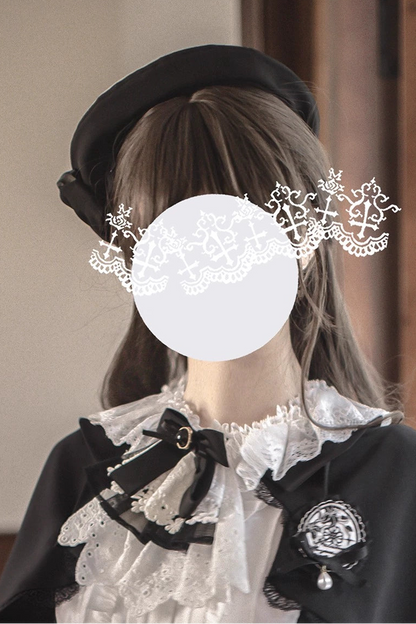 エレガントクラドレス+ケープ+ベレー帽+バッジ