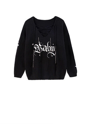 CHAIN ​​STRAP GOTHIC LOGO EMBROIDERED KNIT SWEATER 