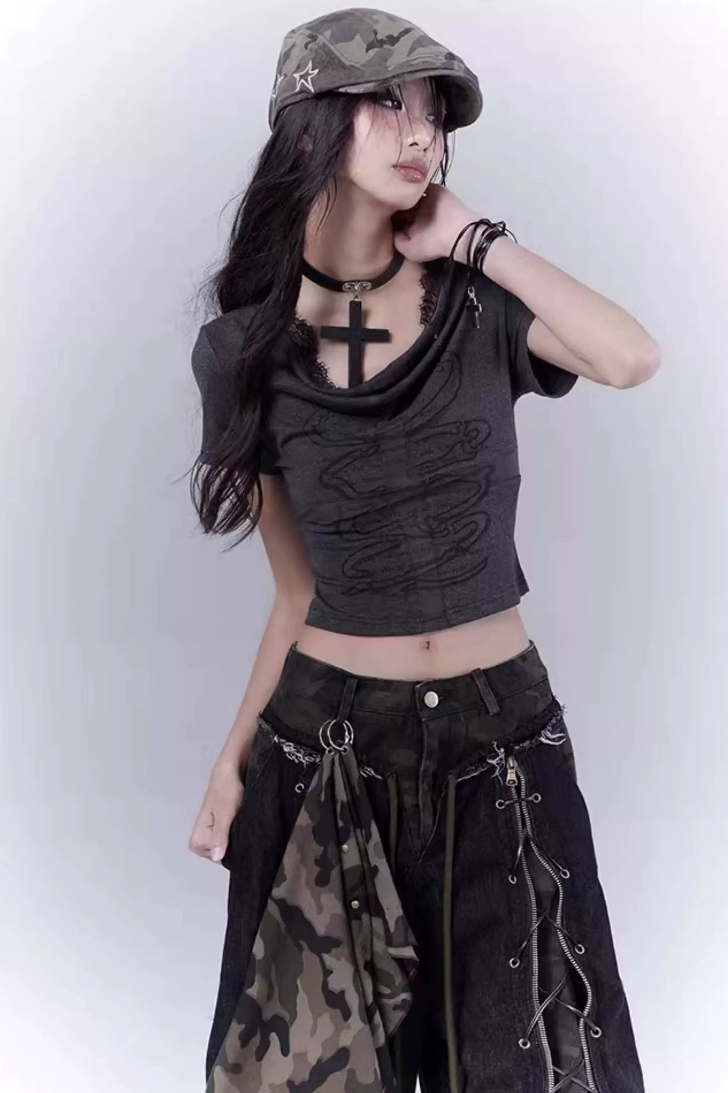 ダークスリムレースクロストップス