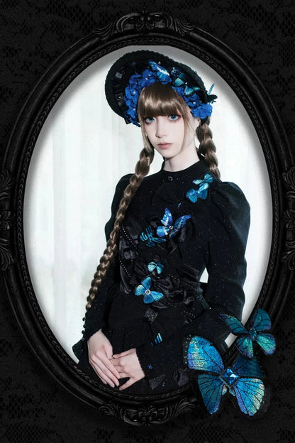 [Reservierungsschluss 14. Oktober] Schwarz/weißes Gothic-Lolita-Langkleid mit Schmetterlingsschleife, Stehkragen und asymmetrischen Lagen