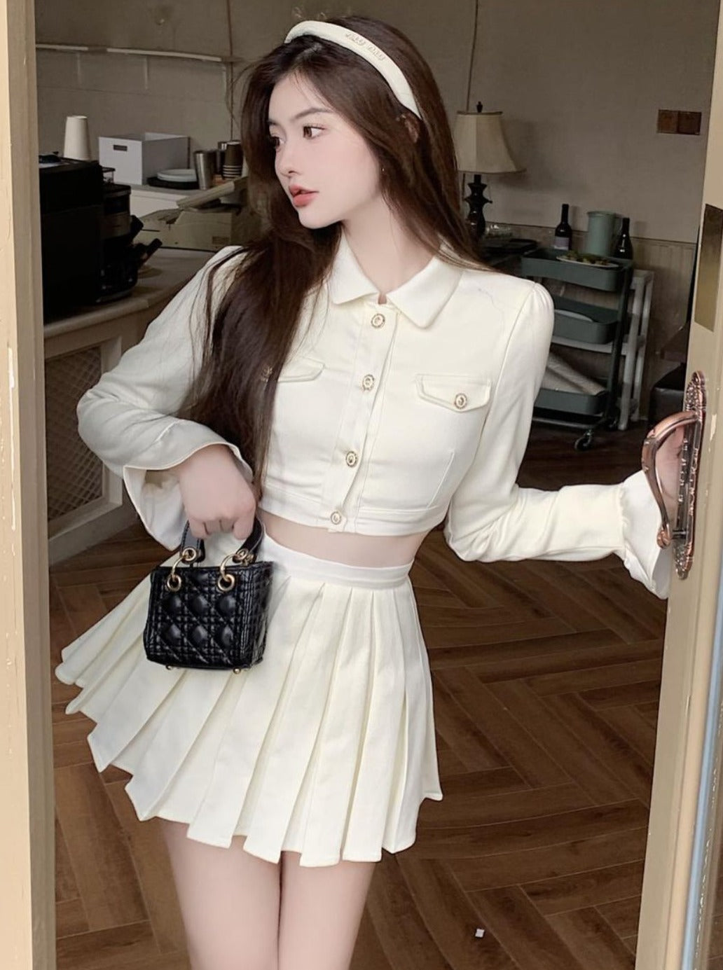 Flared short shirt top + pleated skirt