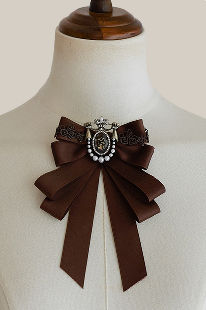 [Vorbestellschluss: 9. Monat, 19. Tag] Accessoires der Serie mit klassisch brauner Rosenstickerei (Eleganter Gothic-Spitzenhut mit Schleife Fliege Spitzen-Jabot mit Schleife)