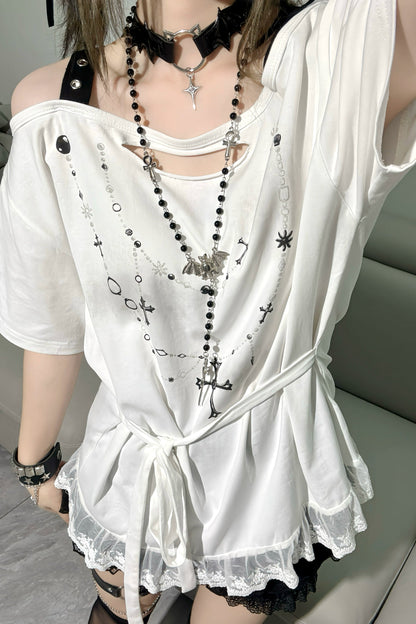 The Bunny Assassin's original innovative White Nights Cross subculture lace panelled off-the-shoulder ripped short-sleeved T-shirt