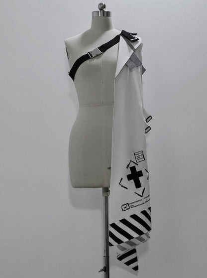 Combinaison cape à la ligne élégante [cape à capuche + chemise + jupe + cape à une épaule].