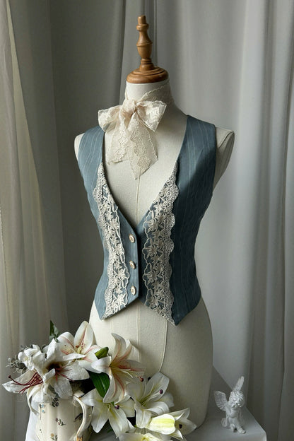 [Pre-order Deadline: May 11] Elegant Lily Embroidered Vest