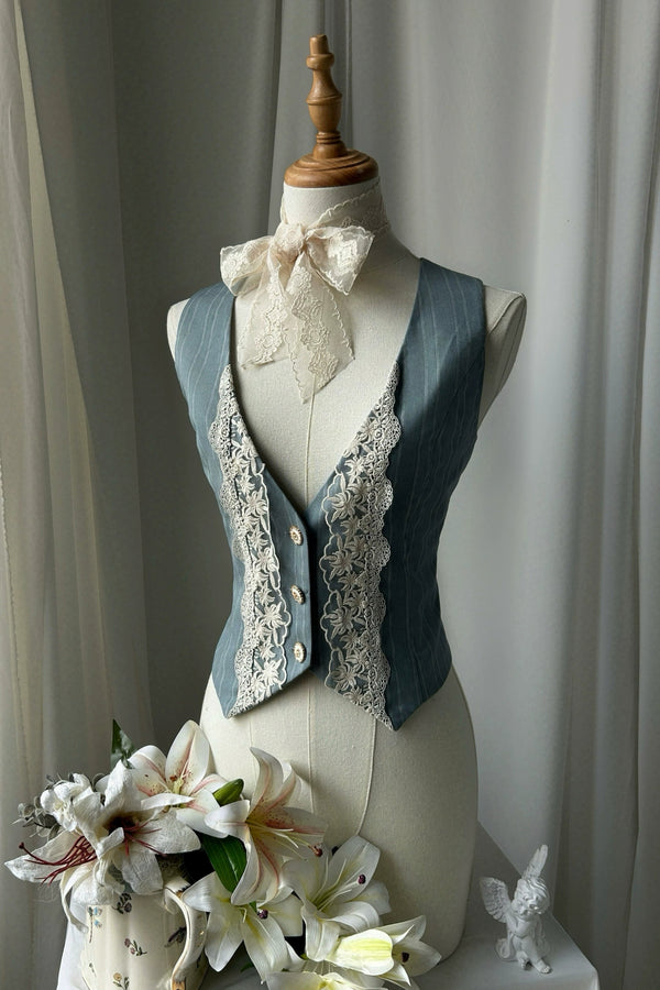 [Pre-order Deadline: May 11] Elegant Lily Embroidered Vest
