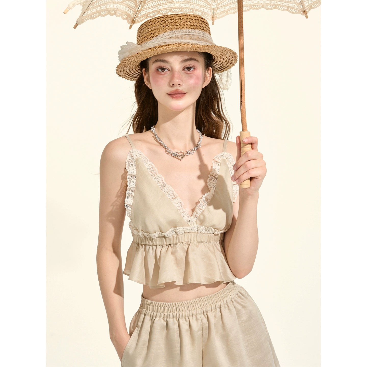 パスティルスタイルカーキレースキャミソール+シャツ +ショートパンツ