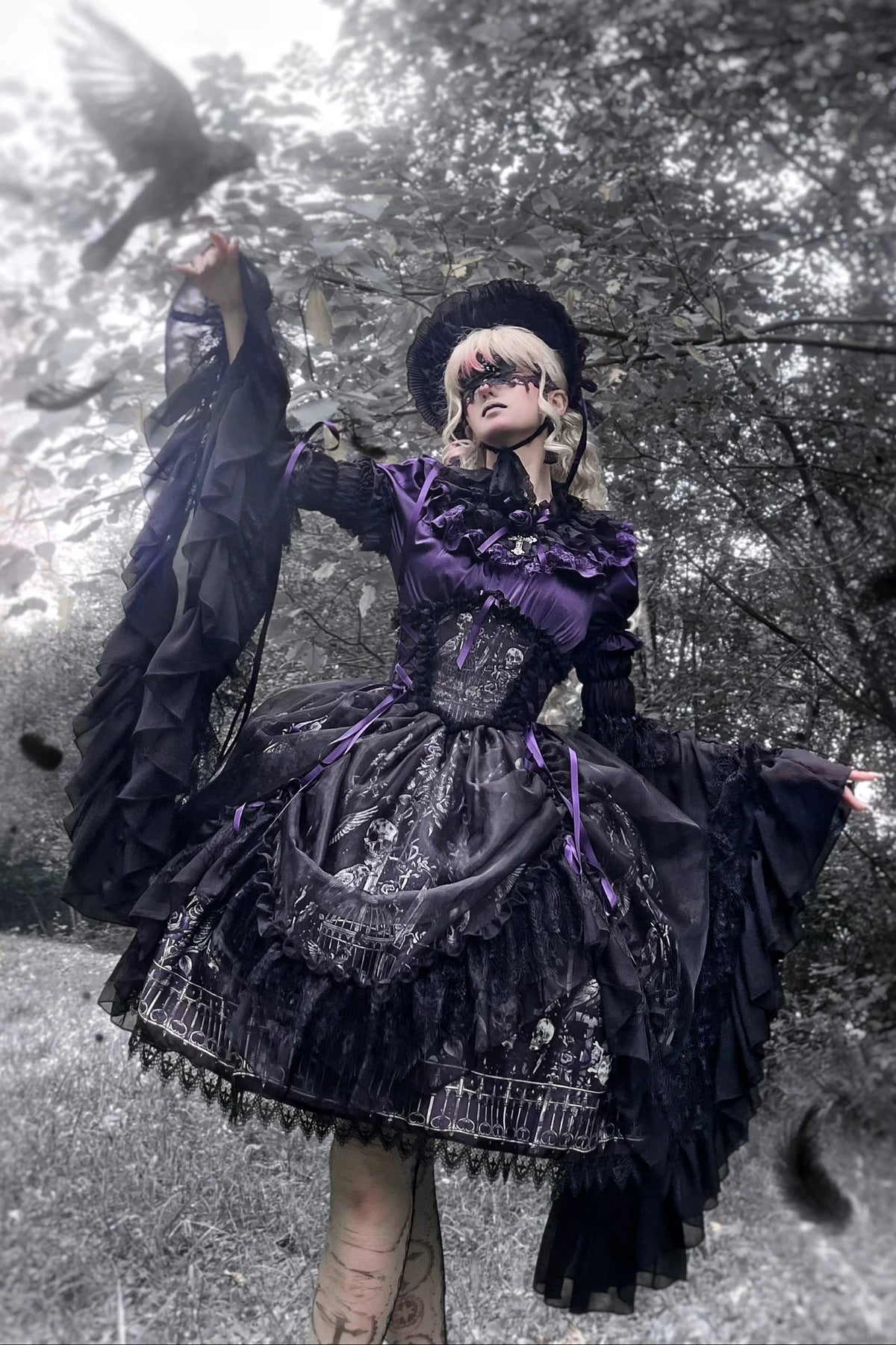 【11月25日予約締切】Gothic Lolita Frill Lace Puff Sleeve Satin Shirt + Skeleton Lace Layered Corset Skirt + Detachable Bell Sleeves + Bonnet Set
