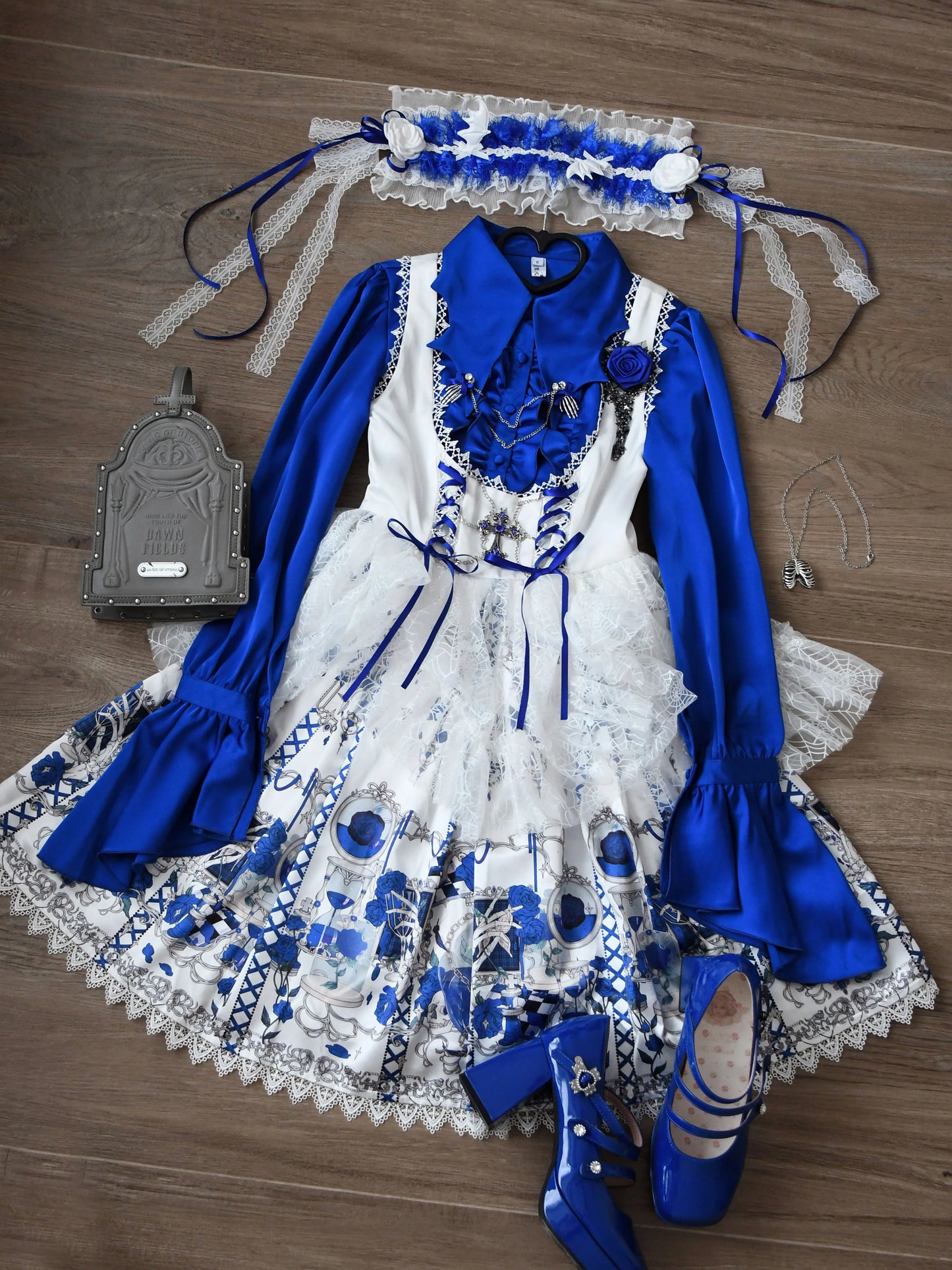[Vorbestellfrist 19. Juni] Blau x Schwarz/Blau x Weiß Schädel-Rosen-Gothic-Lolita-Serie Accessoires (Haarband, Rosenbrosche, Schädel-Hand-Kettenclip)