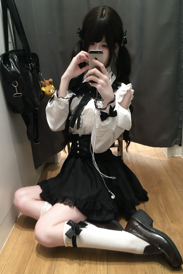 地雷ロングスリーブシャツ+ハイウエストスカート+リボンネクタイ