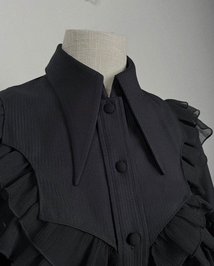 [Preordine entro il 22 novembre] Camicia con colletto a punta gotica elegante Butterfly Bone + Camicia con volant e nastro