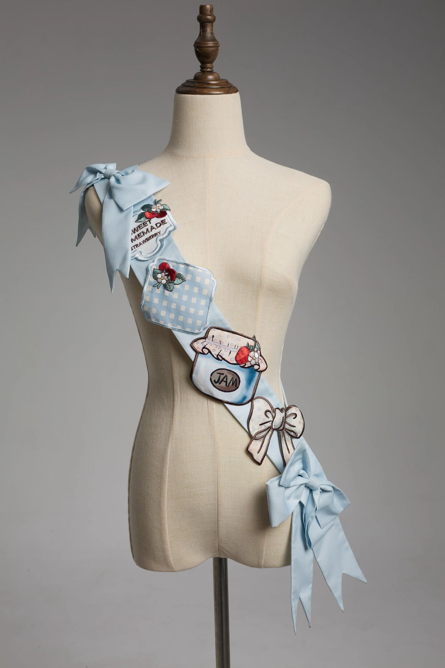 [Vorbestellung bis 14. März] Castle-Strawberry-Süß-Lolita-Hosenträgerrock + Oberteil + Unterhemd + Stirnband + Band