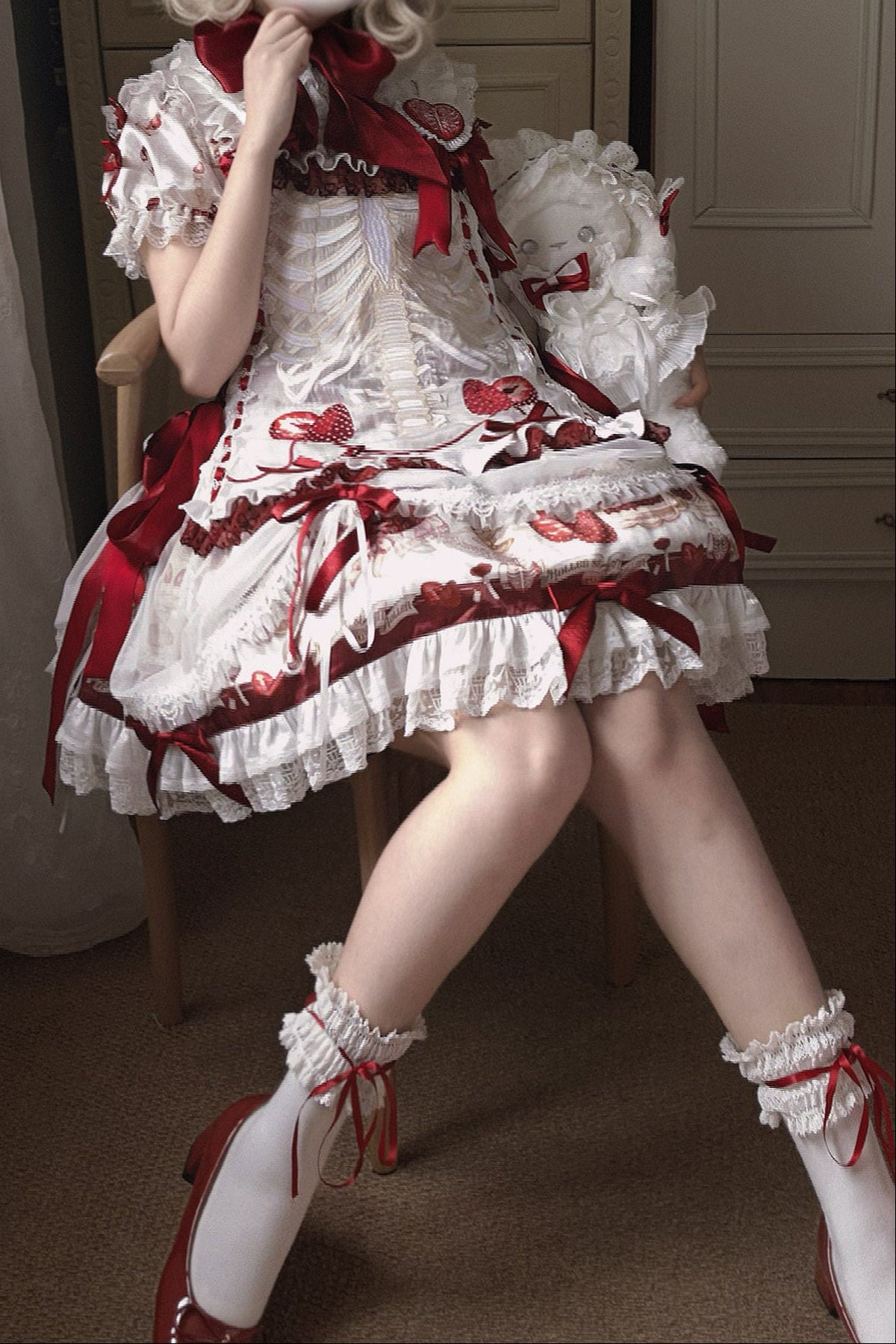 【11月4日予約締切】Strawberry Print Sweet Lolita Lace Bow JSK Dress + Puff Sleeve Lace Bow Doll Dress with Bone Embroidery Apron