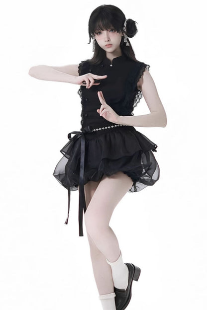 暗黑系无袖连衣裙+短款衬衫+喇叭裙