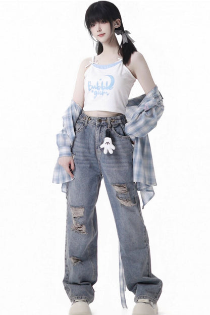 チェックシャツ＋キャミソール＋デニムパンツ