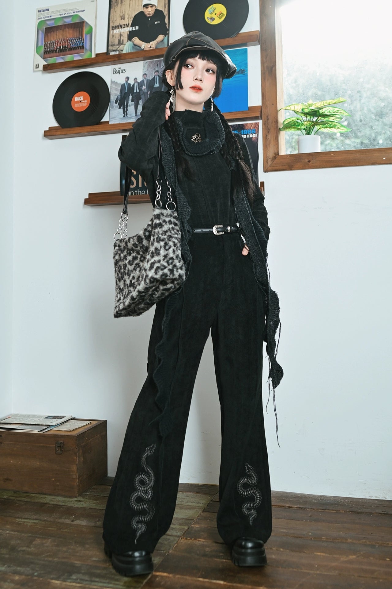 スネークデザインブーツカットパンツ