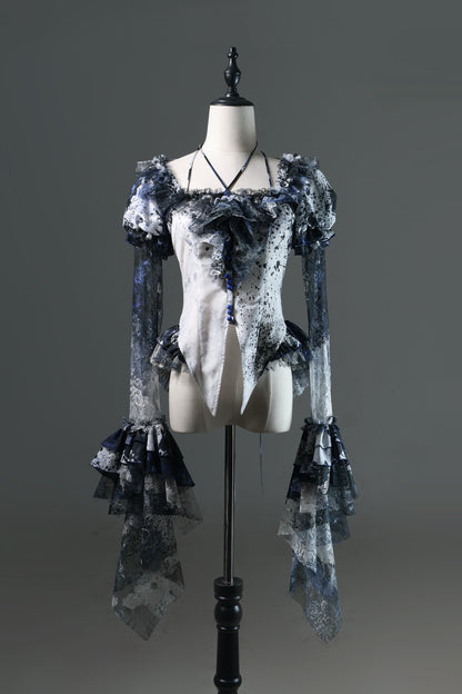 【12月10日予約締切】Bloodstainedスクエアホルターネックフレアスリーブトップス