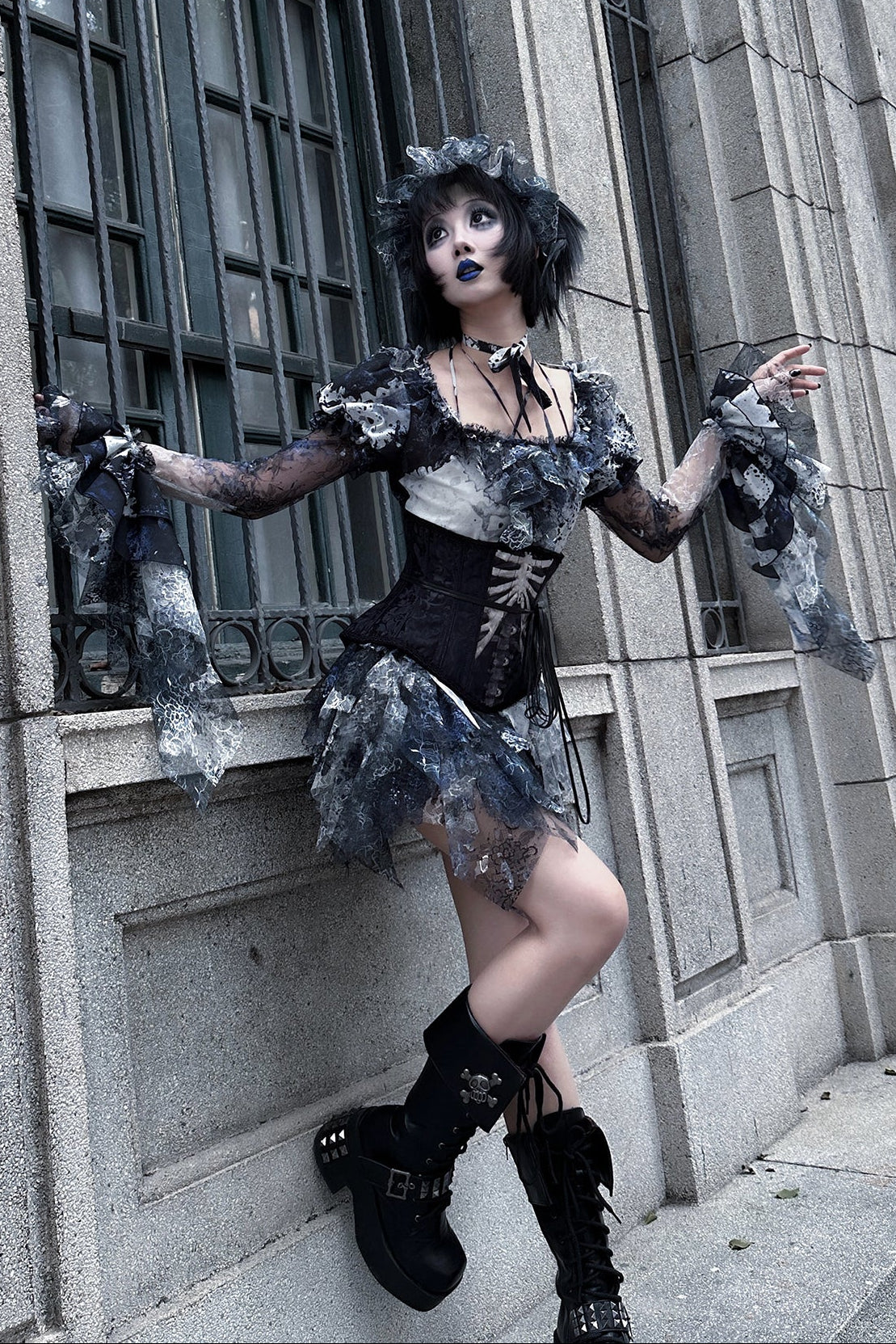 【12月10日予約締切】Bloodstainedスクエアホルターネックフレアスリーブトップス