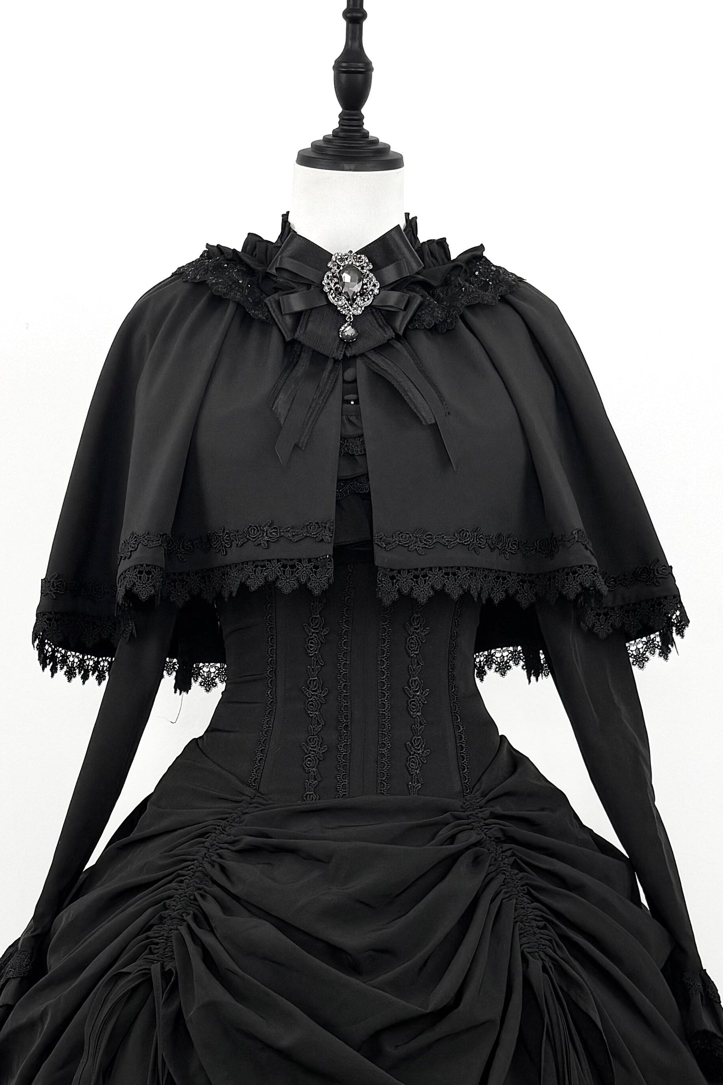 【1月3日予約締切】Return of the Witchesダークゴシックローズエンブロイダリーケープ