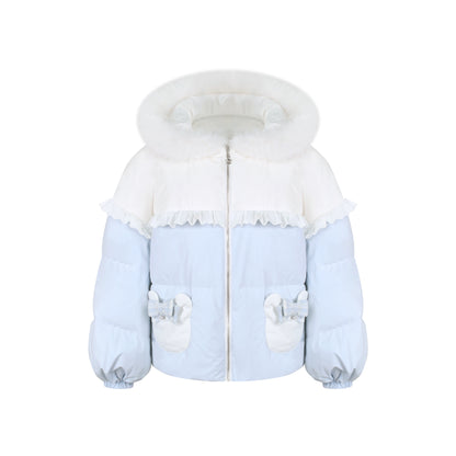 ベアダウンジャケット+ニットトップス+チェックパンツ