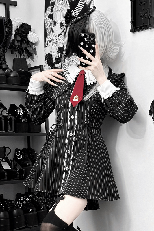 【予約商品】ゴシックダークピンストライプドレス＋ショートパンツセットアップ