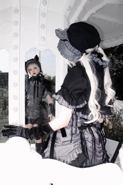 [Vorbestellschluss: 8. August] Gothic-Lolita Dark-Cat gestreifte kurze Rüschenjacke+Korsett-Bustier+hochziehbare kurze Rüschenshorts