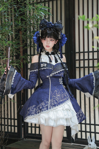 [Reservierungsschluss am 9. Oktober] Dunkelblau-weißes Gothic-Chinese-Lolita-Kleid mit Stickerei eines neunschwänzigen Fuchses + schulterfreie Jacke mit Glockenärmeln im Set