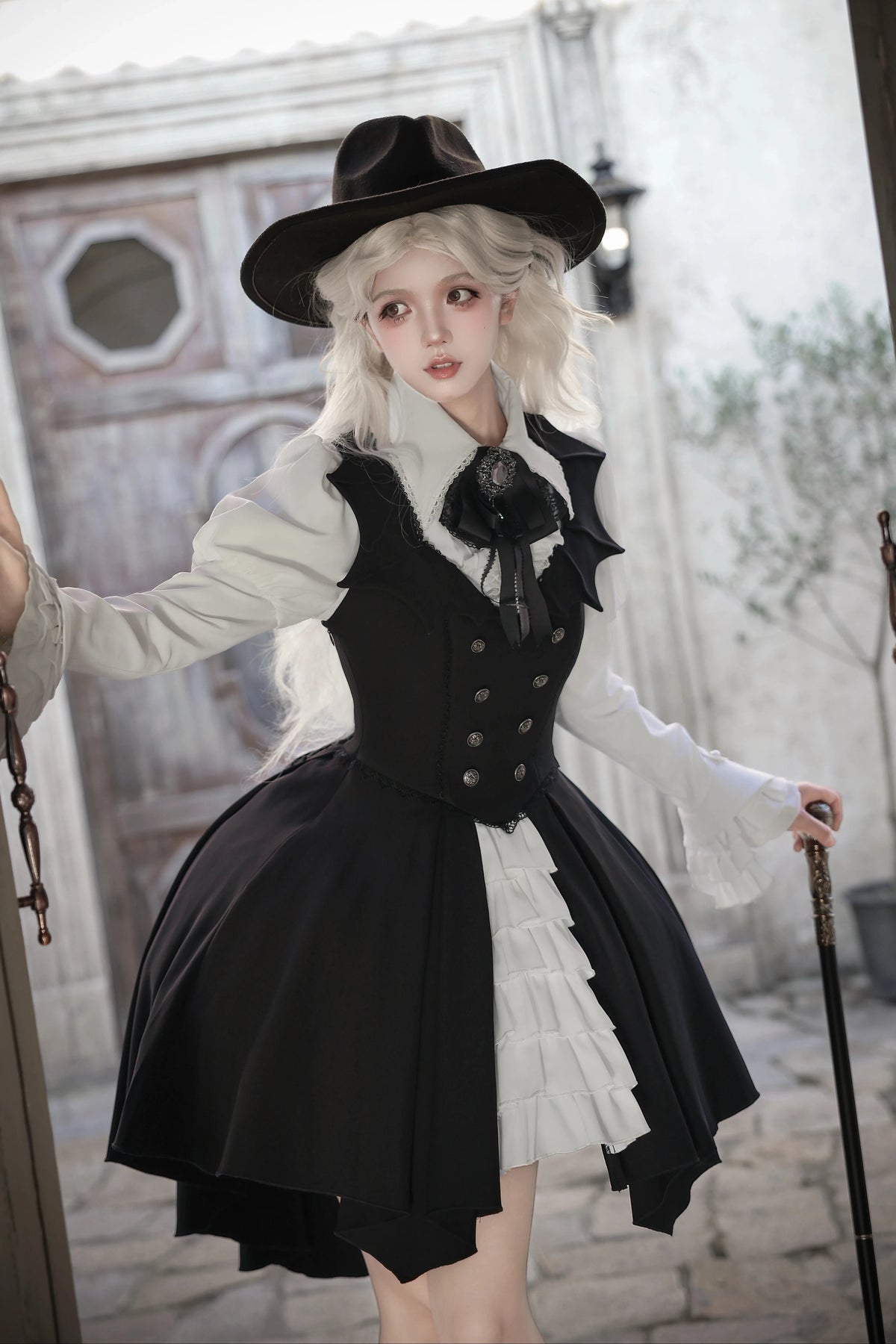 [Pre-order Deadline: October 29] Gothic Vampire Butler White Lace Flare Sleeve Shirt + Bat Collar Ruffle High-Low Lolita JSK Dress Set + Jewel Bow Tie