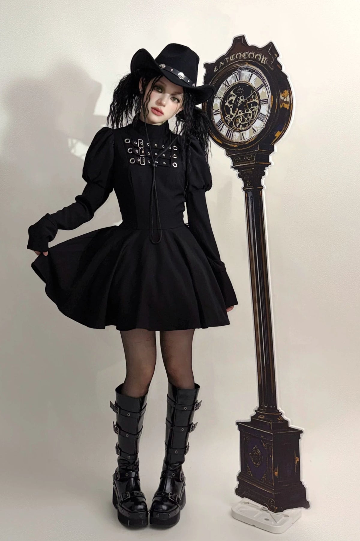 [Scadenza prenotazioni 6 novembre] Abito da bambola steampunk marrone x gothic mode nero con fibbia, collo alto e maniche lunghe a sbuffo