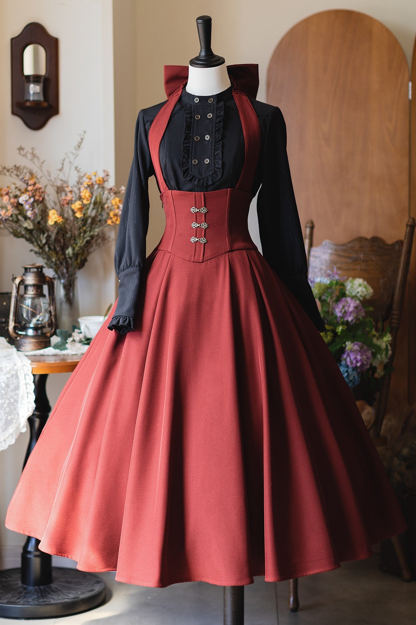 【予約商品】レトロエレガントクラシックホルターリボンスカート＋フリルシャツ＋ショートジャケット