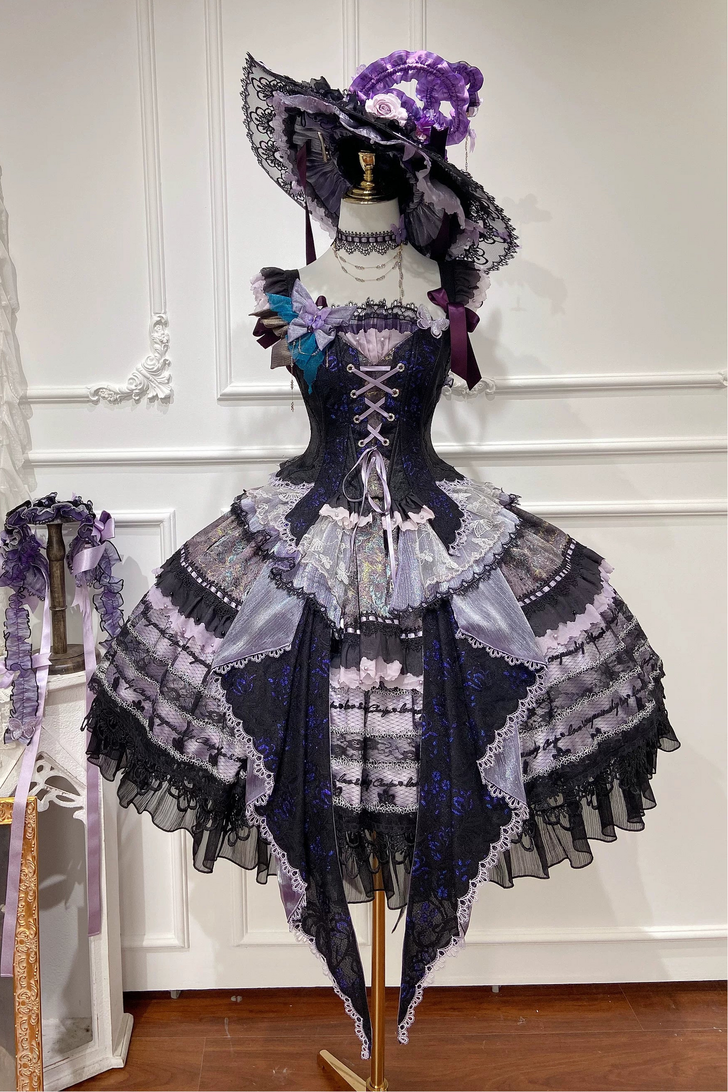 [Pre-order Deadline: August 29] Purple x Black Dark Gothic Butterfly Lace-Up Corset Bustier