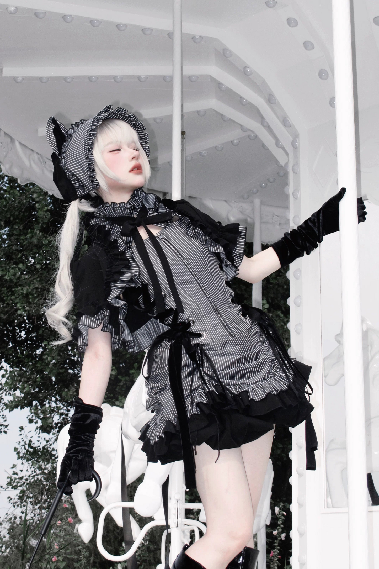 [Vorbestellschluss: 8. August] Gothic-Lolita Dark-Cat gestreifte kurze Rüschenjacke+Korsett-Bustier+hochziehbare kurze Rüschenshorts