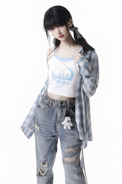 チェックシャツ＋キャミソール＋デニムパンツ