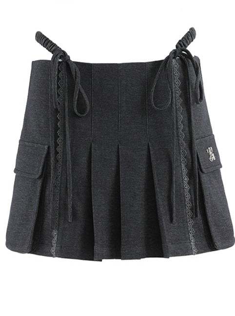 Strap Big Pocket Pleated Skirt