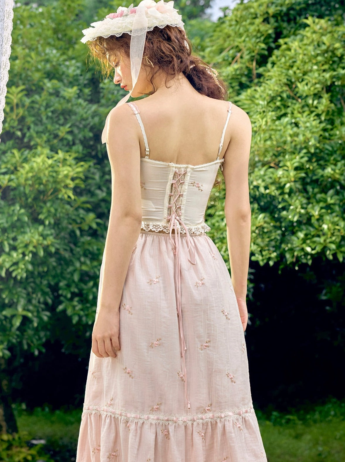 Sweet Waltz Flower Camisole With 2-Way Fishbone Skirt