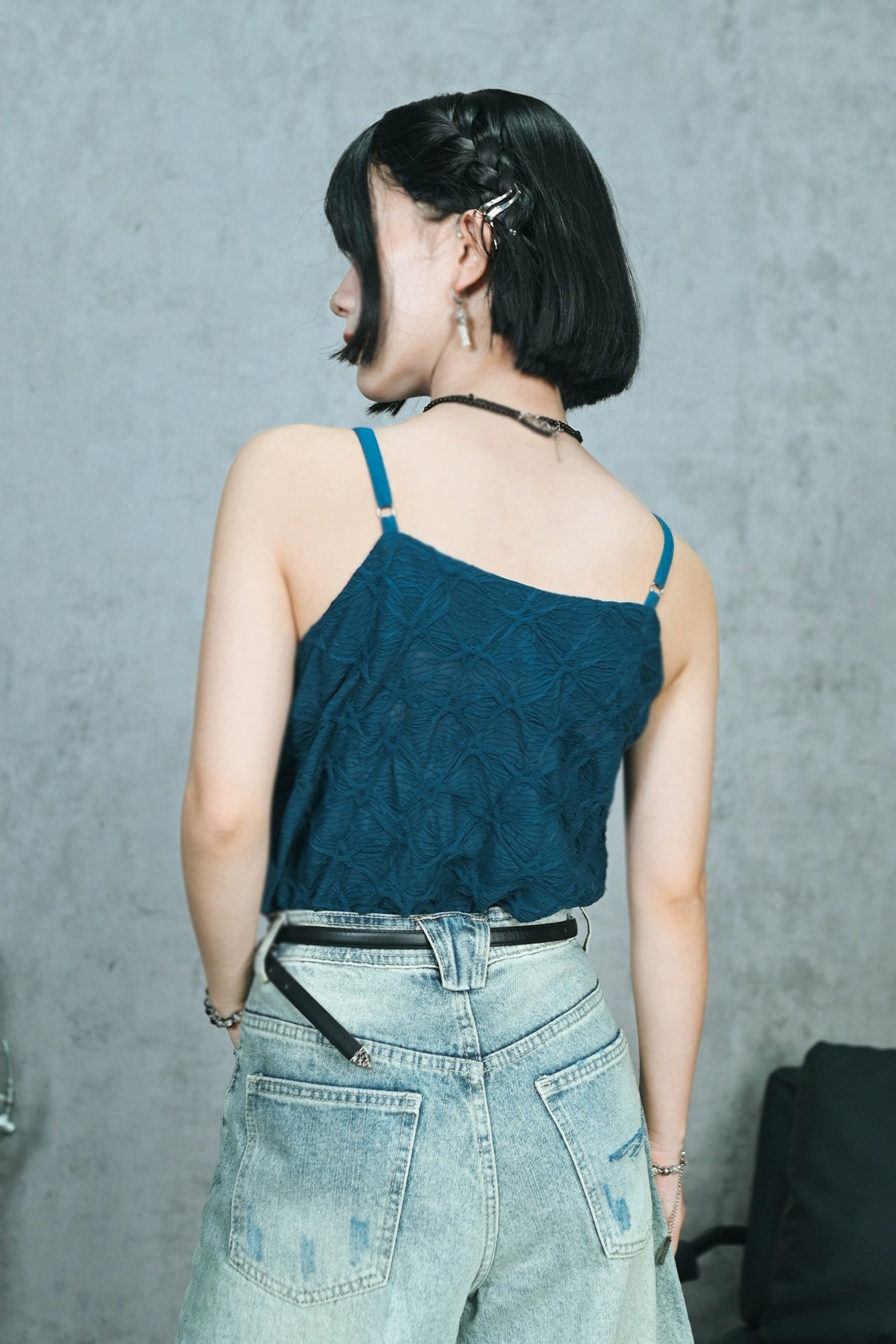 Mode Design Textured Sleeveless Top