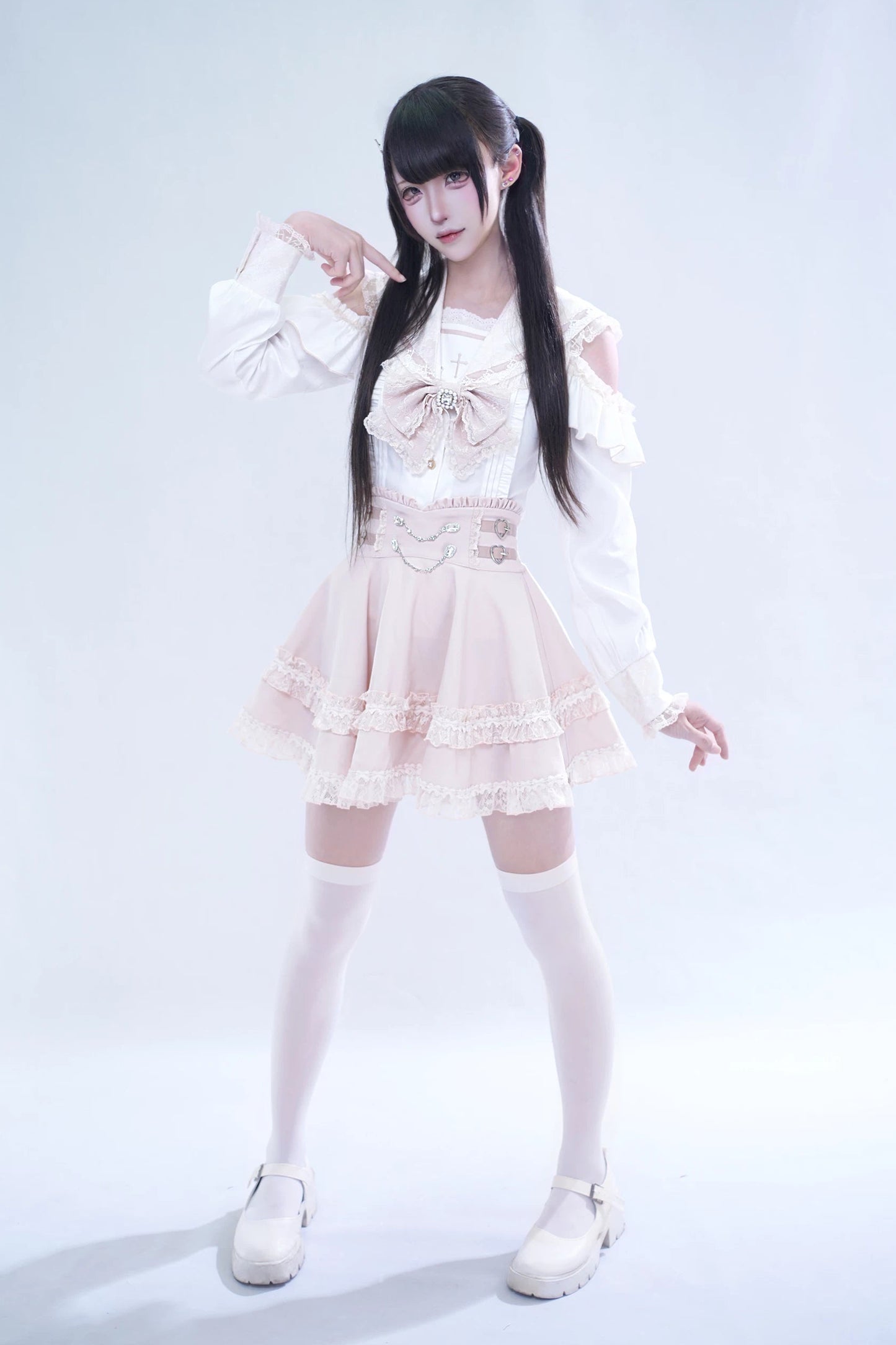 【8月15日予約締切】ピンク×ホワイトレースセーラーゴシックオープンショルダーリボンシャツ＋パールチェーンフリルスカート