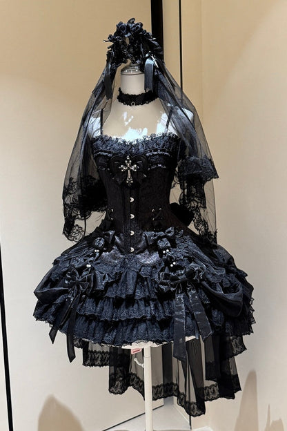 【8月12日予約締切】ブラック／ホワイトダークエンジェルゴシックロリータコルセットティアードサスドレス＋バックリボントレーンセット