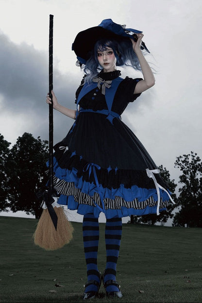 【8月29日予約締切】White x Burgundy / Blue x Black Gothic Doll Lolita Witch Asymmetrical Ruffle Dress Full Set （with Pointed Collar + Bow Tie + Waist Belt）