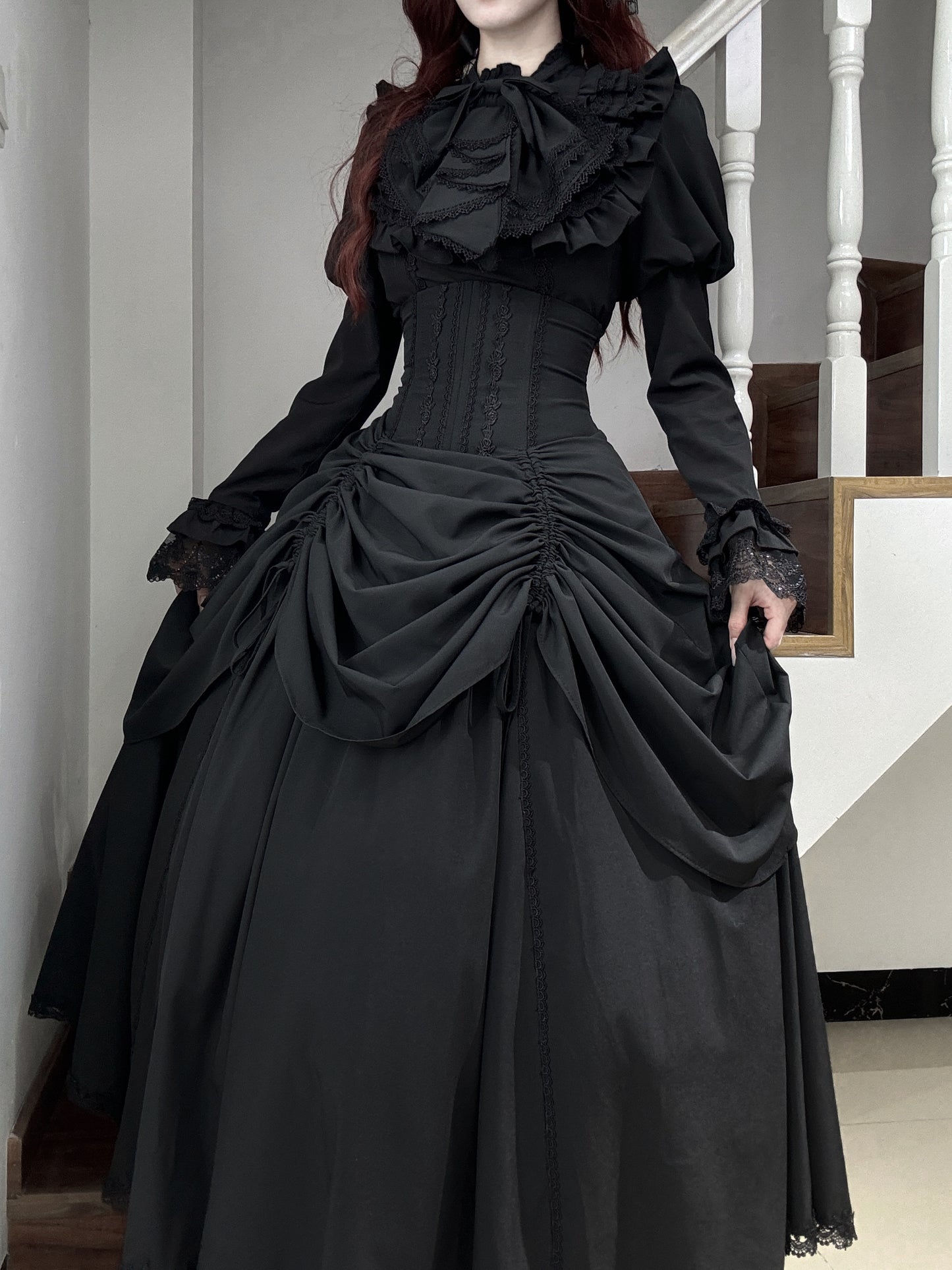 【1月3日予約締切】Return of the Witchesダークゴシックローズラッフルトップス＋プルアップコルセットスカート