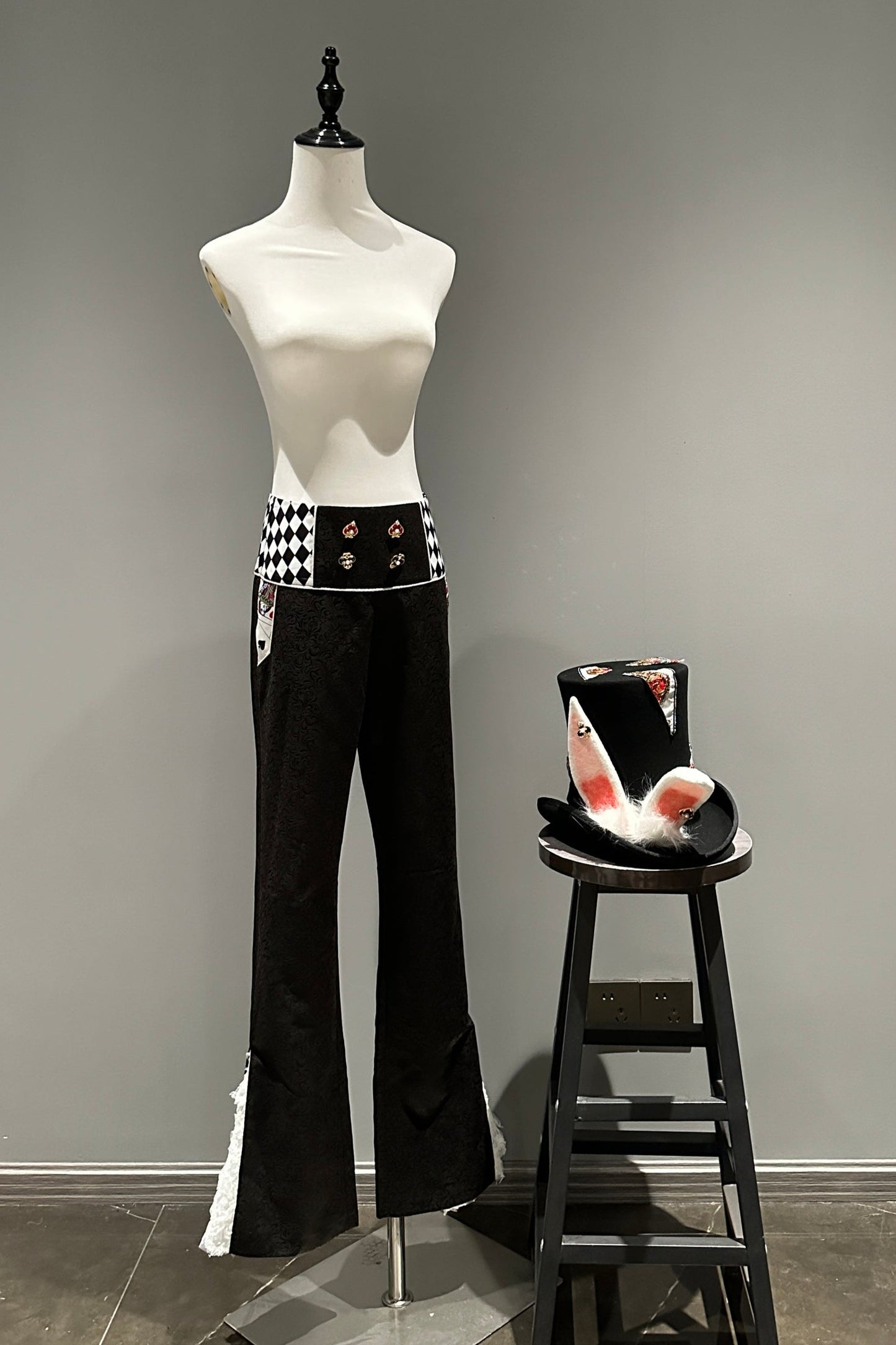 [deposit] slightly flared Alice style trousers playing card [reservation remarks size]