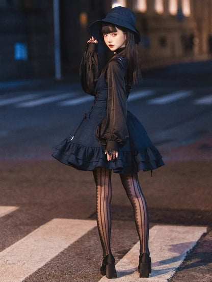 【12月29日予約締切】ゴシックロリータダークカラーストライプバッククロスフリルサスドレス