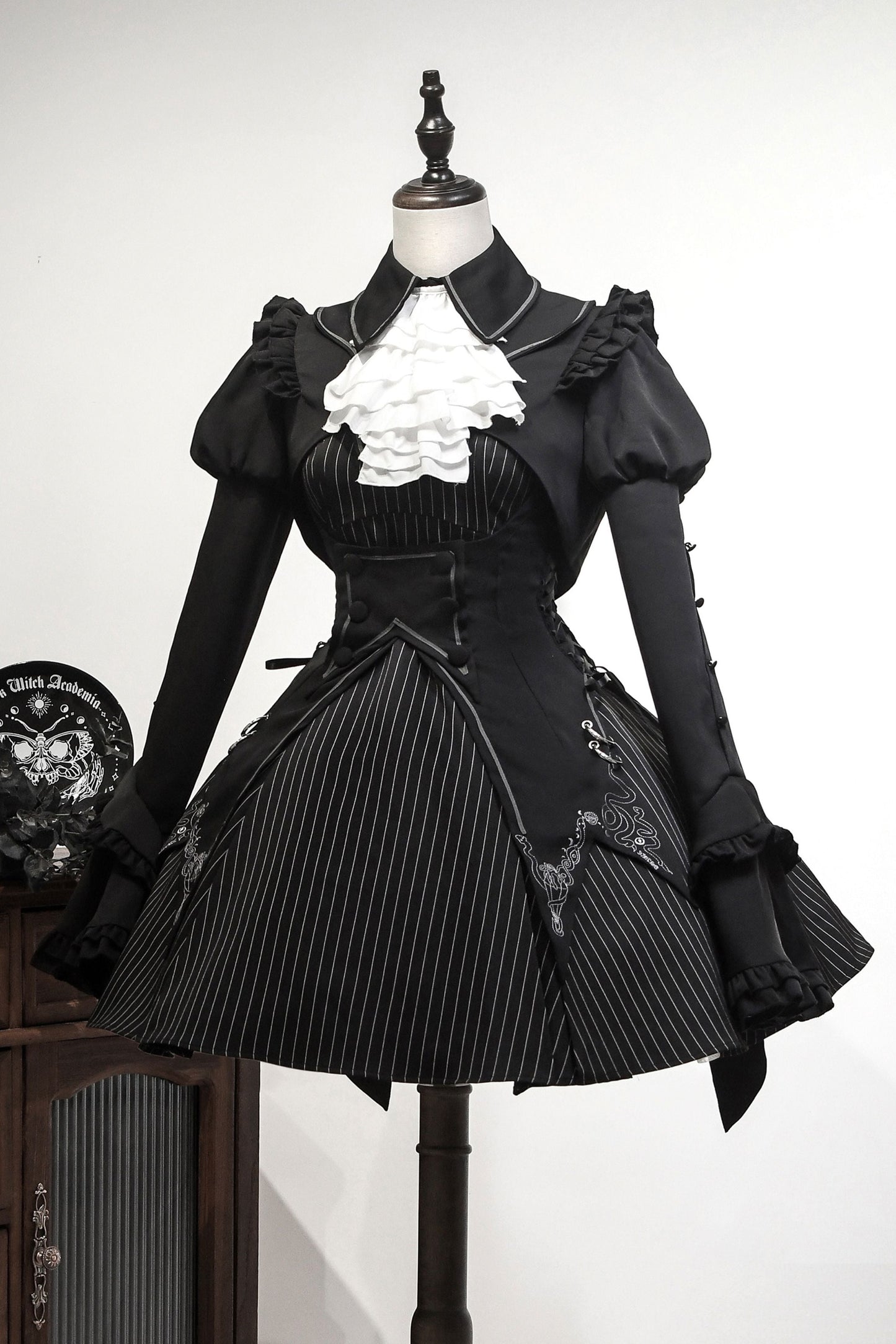 [Reservation Deadline: March 29] Elegant Gothic Punk Series Striped Dress + Jabot Faux Collar