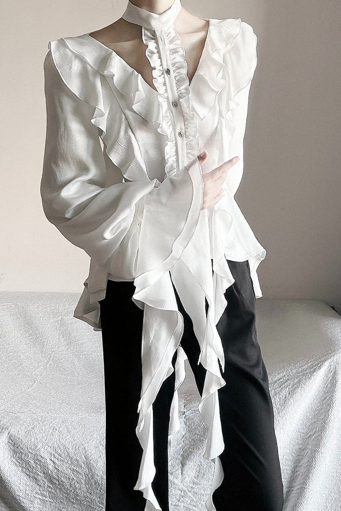 [November 9 Preorder Deadline] Victorian Gothic Lolita Halter-Neck Blouse with Flared Sleeves, an Asymmetrical Frill, and a Train