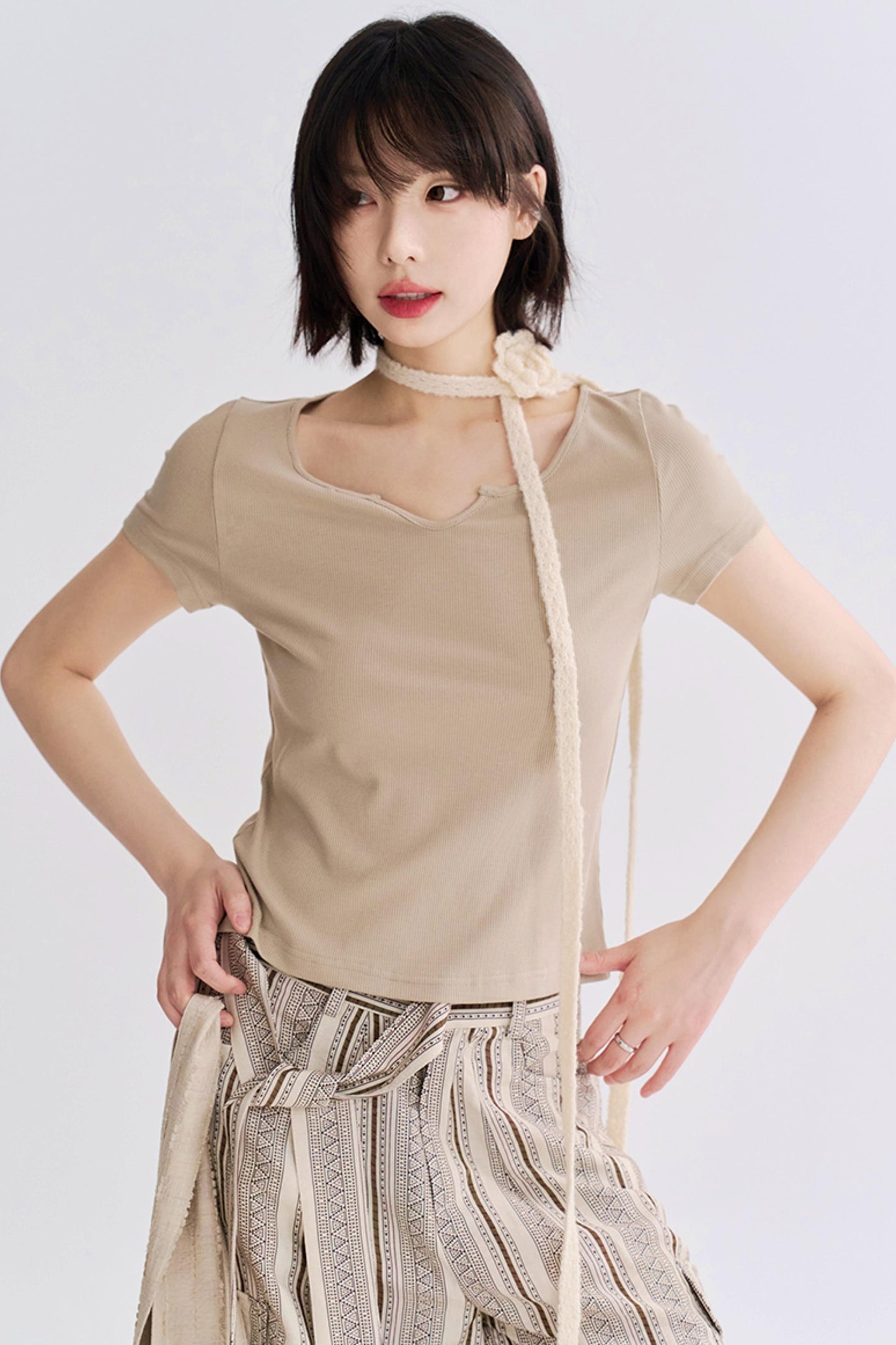 Ribbed Large Neckline Cropped Tee Shirt