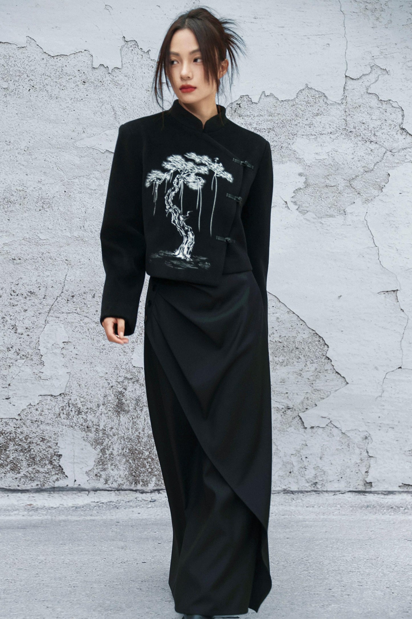 ブラックエンブロイダードウールンコート