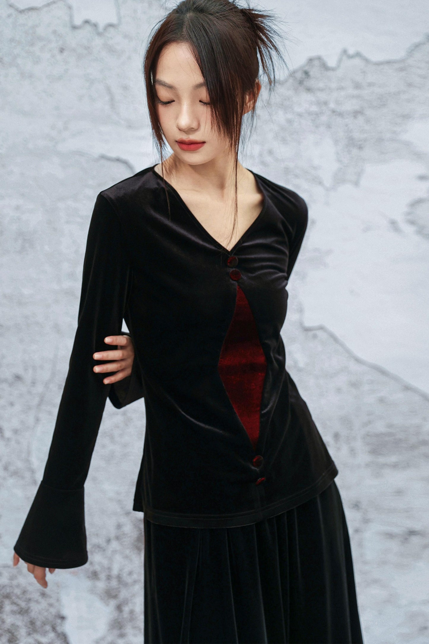 ゴシックベルベットベルスリーブブラウス