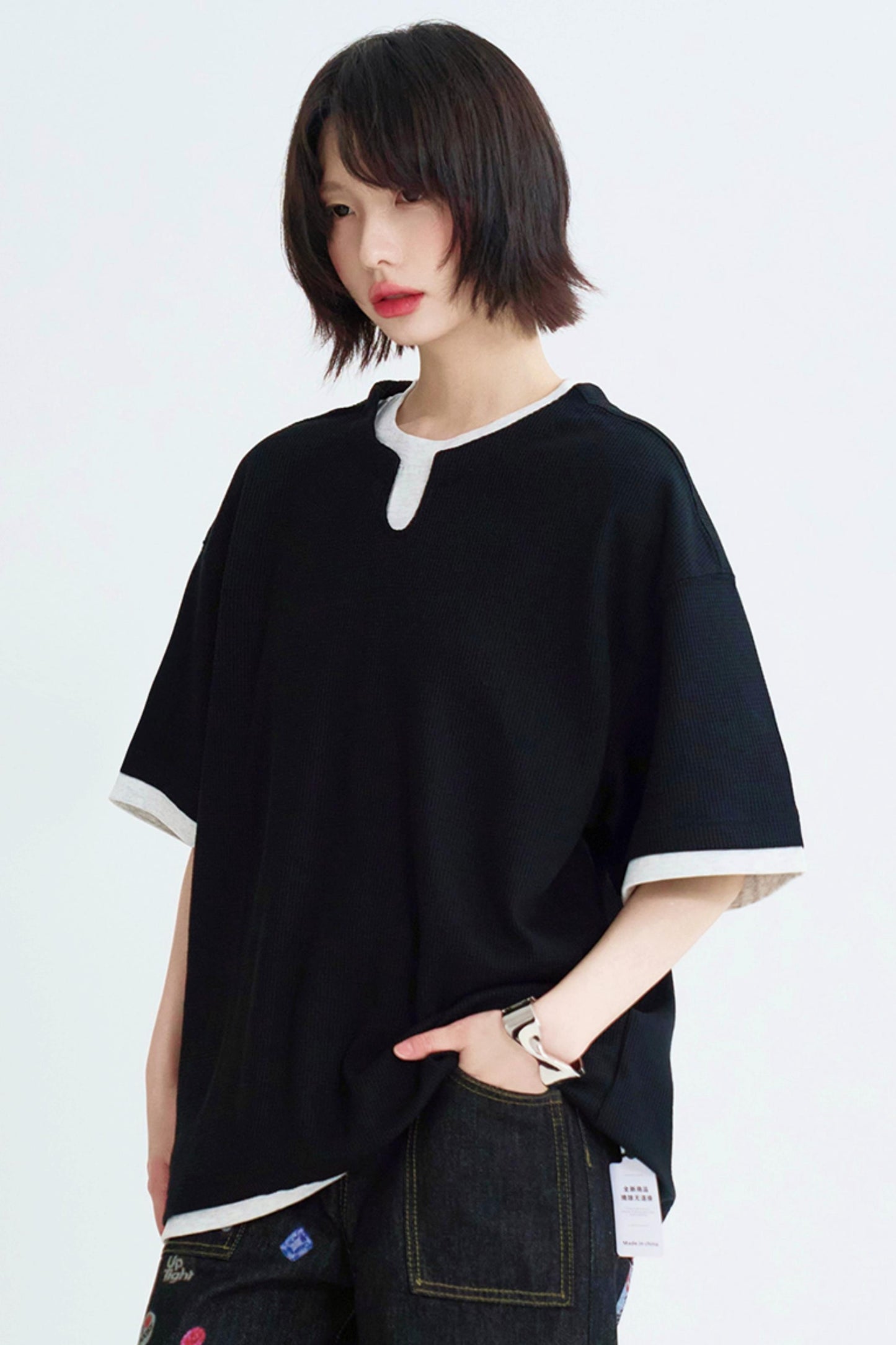 Loose contrast crew neck layered top