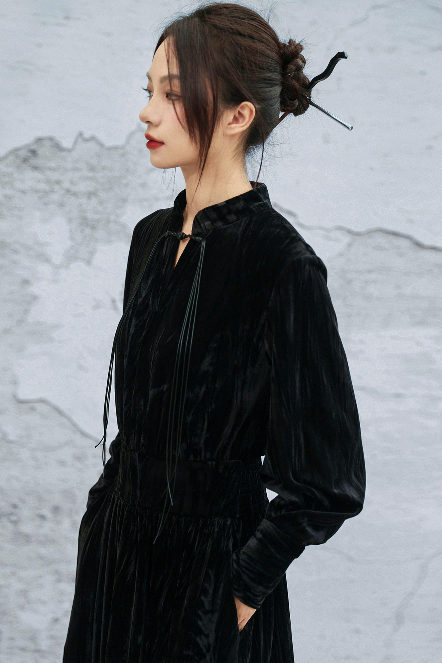 スタンドカラーべルベットドレス